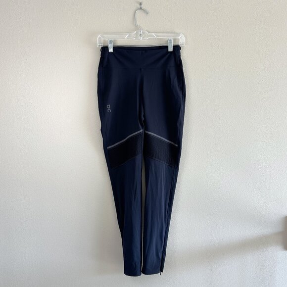 On Run on Clouds Black Leggings Tights Long - Picture 2 of 9